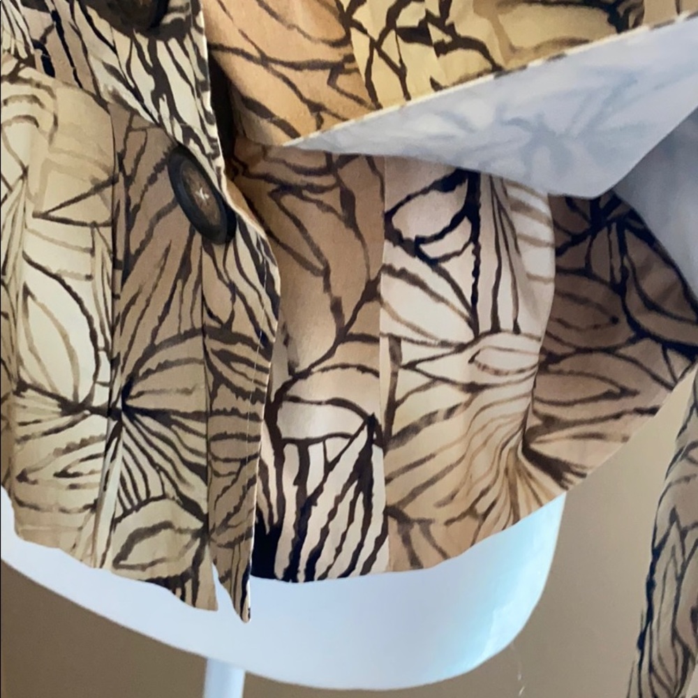 Fun jungle-leaf print jacket - Picture 2 of 5
